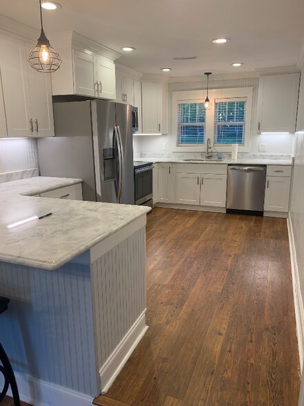 Building Photo - 933 W Home Ave