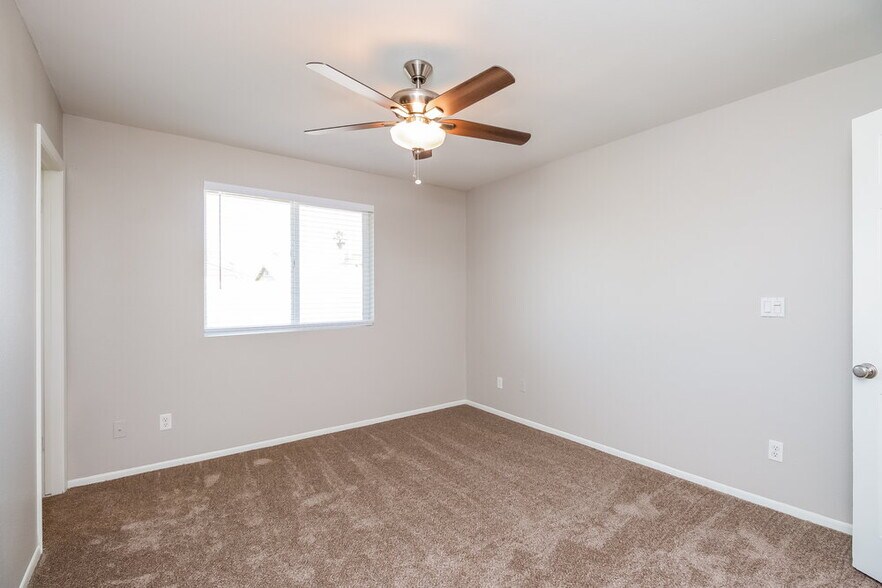 Building Photo - 736 W El Prado Rd