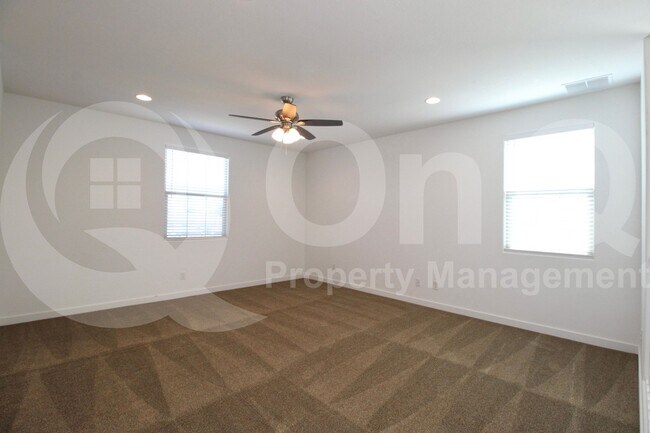 Building Photo - 2438 E Warbler Rd