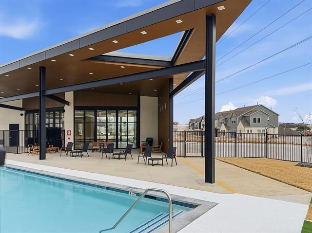 Building Photo - 721 Kerrville Ln