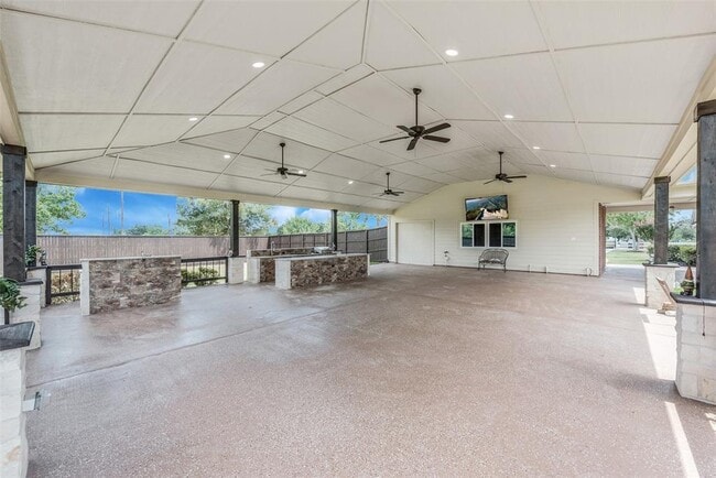 Building Photo - 30062 N Fulshear Dr