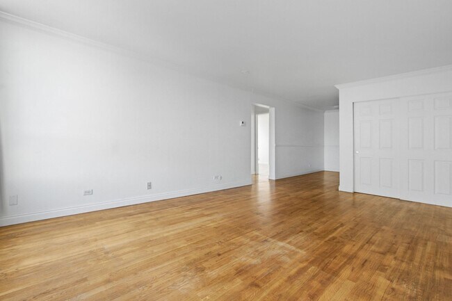 Building Photo - 1390 Emerson St
