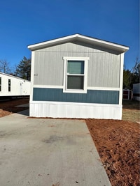 Building Photo - 10301 SE 29th St