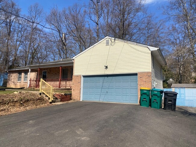 Building Photo - 1637 Winter Ave