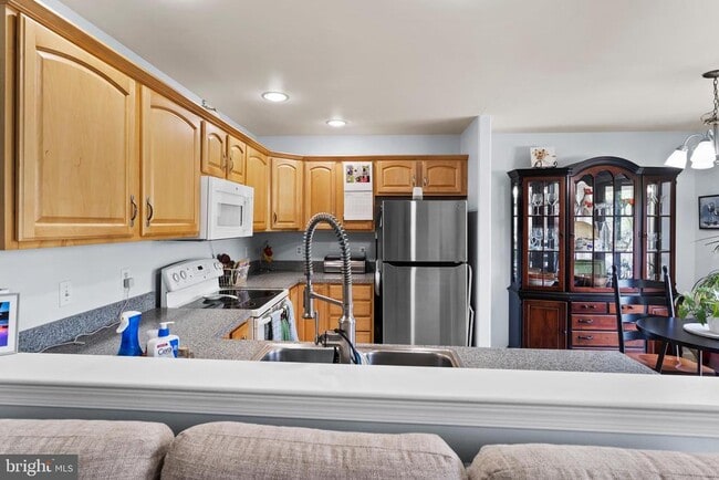 Building Photo - 1112 Cross Creek Dr