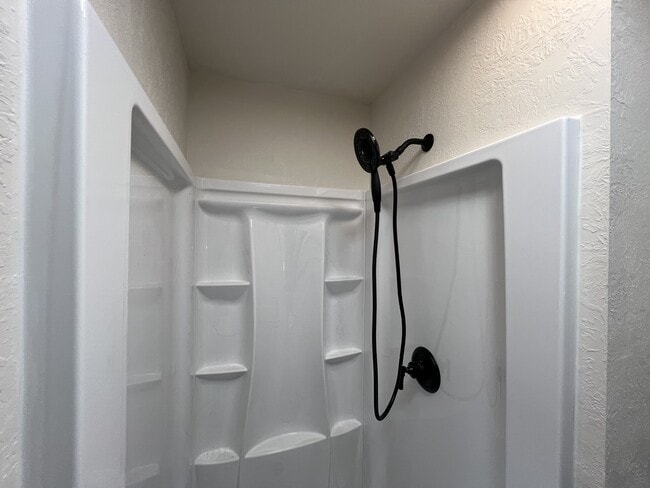 Building Photo - 1912 20th St NE