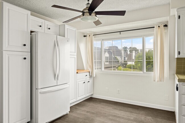 Building Photo - 8130 Redlands St