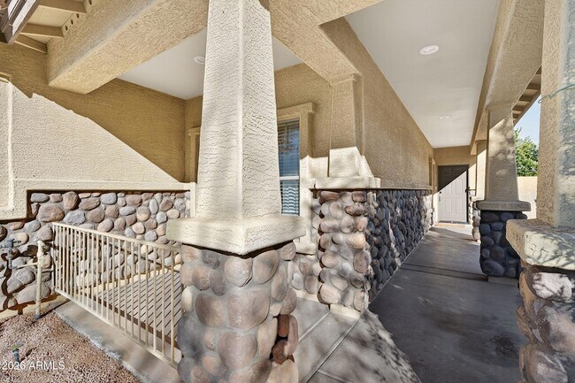 Building Photo - 4212 E Washington Ct