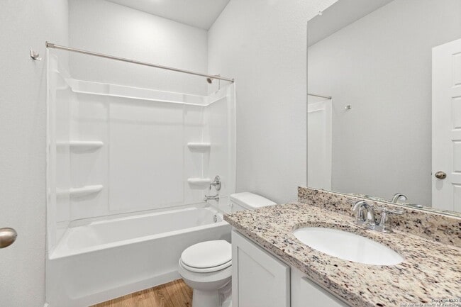 Building Photo - Stunning 4-bedroom, 3-bathroom Luxury Duplex on a HUGE Corner Lot!