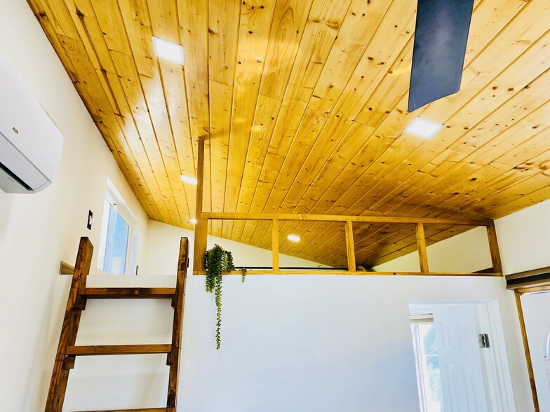 Building Photo - 2715 Alta St