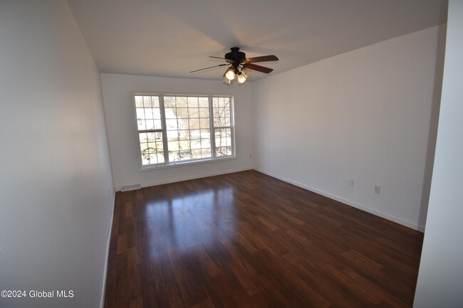 Building Photo - 89 Damascus Dr