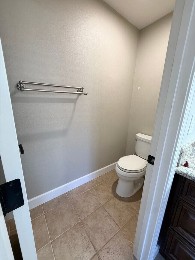 Building Photo - Beautiful 3 Bed 2.5 Bath COMING SOON!!!!