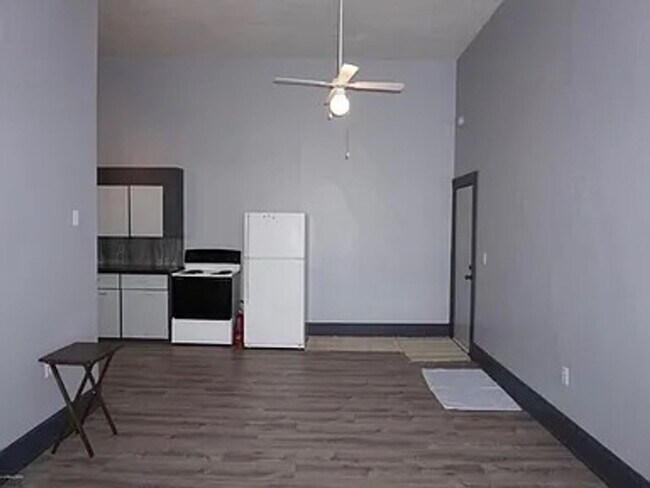 Building Photo - 317 S Clinton Ave