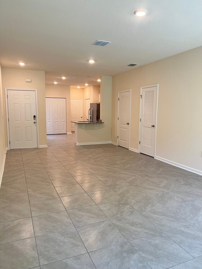 Building Photo - 221 Talulla Trl