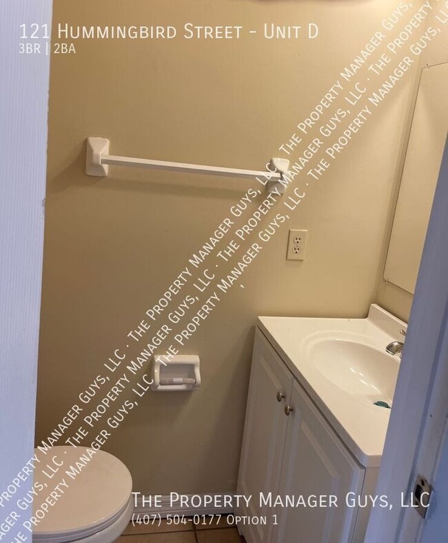 Building Photo - 121 Hummingbird St