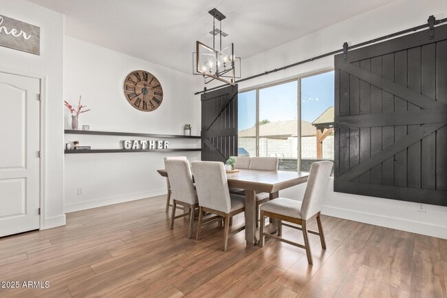 Building Photo - 8414 W Northview Ave