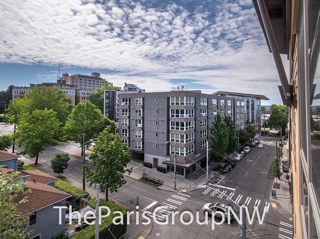 Building Photo - 1 MO FREE - Fab CapHill Condo * Ideal Location! Tons of Amenities! Fresh Paint & New Flooring! Ne...