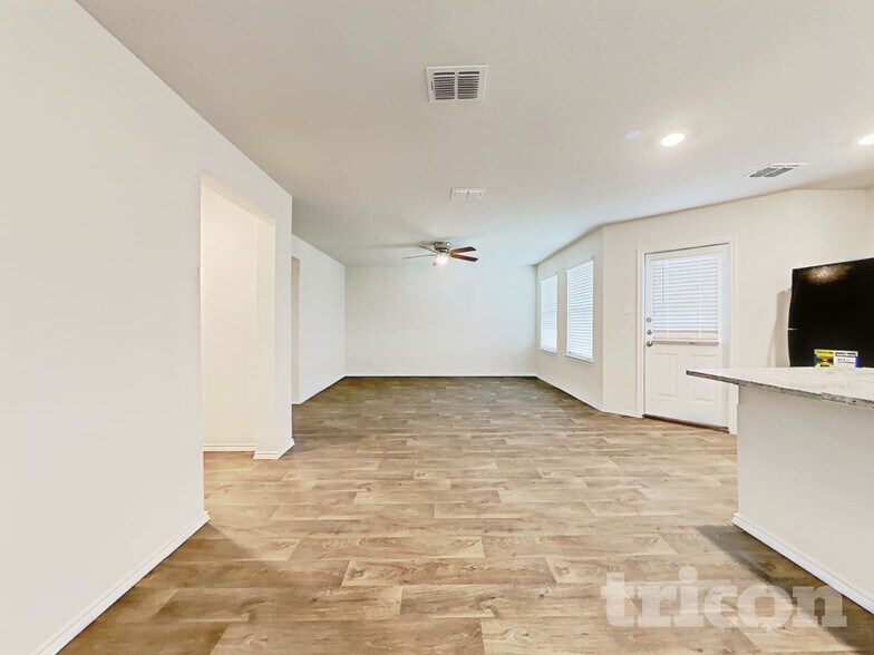 Building Photo - 13215 Winemaker Dr