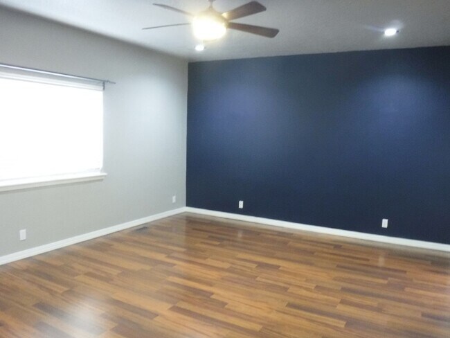 Building Photo - Beautiful 3 bed 2 bath in Meridian Tumble Creed Subdivision just off Linder and Ustick Rd.