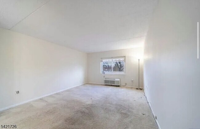 Building Photo - 310 Lookout Ave