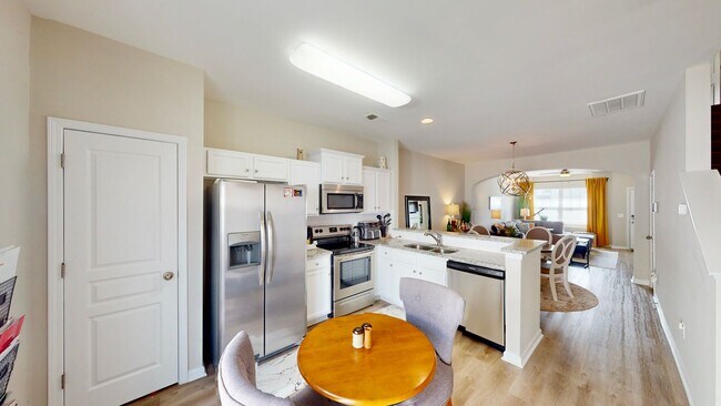 Building Photo - 13445 Calloway Glen Dr