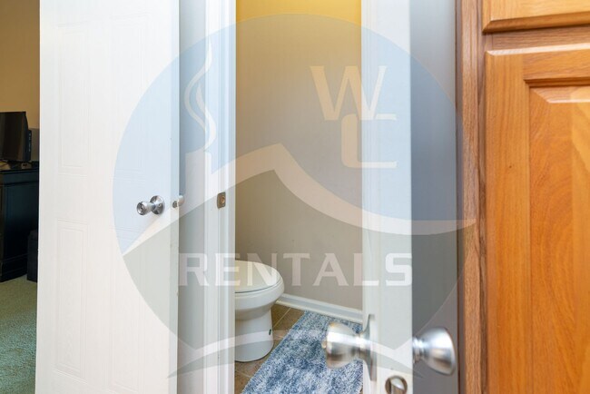 Building Photo - 4 bedroom 2 bath Double-Wide Trailer tastefully decorated and fully furnished available 12/1/25  ...