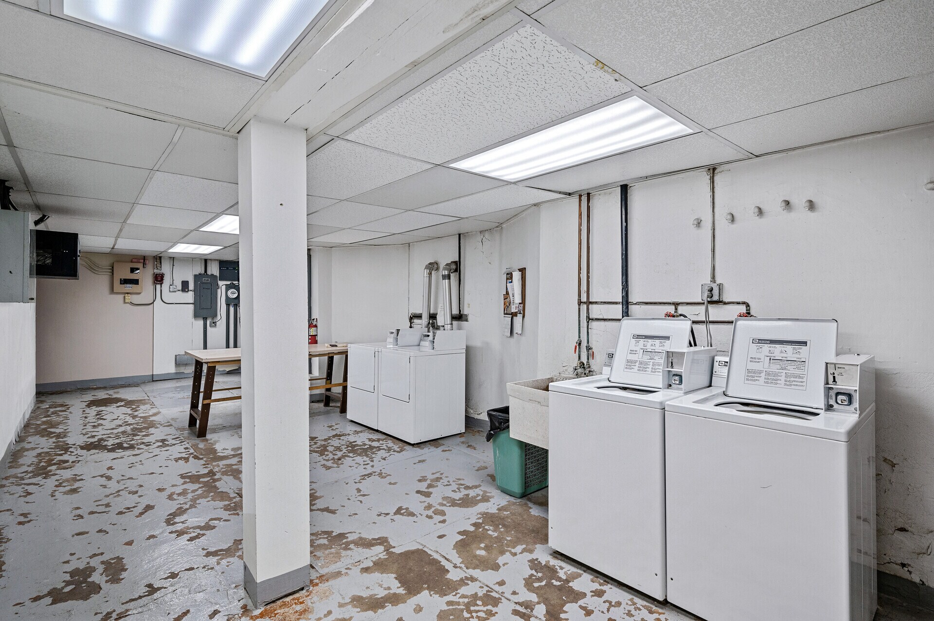 Shared coin-op laundry. - 1705 Stevens Ave