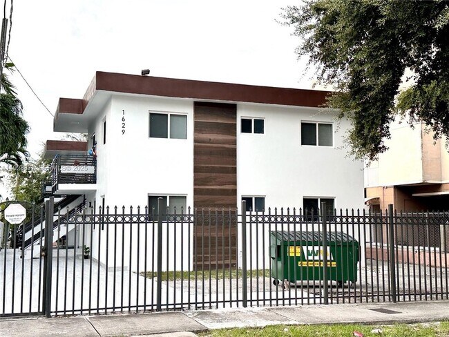 Building Photo - 1629 SW 3rd St