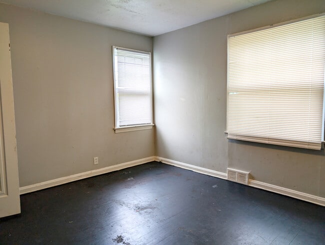 Building Photo - 7470 Sharon Dr