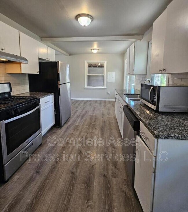 Building Photo - 2803 Belmont St