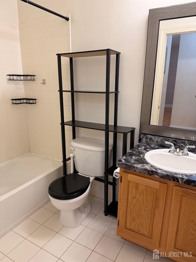 Building Photo - 616 Middlesex Ave