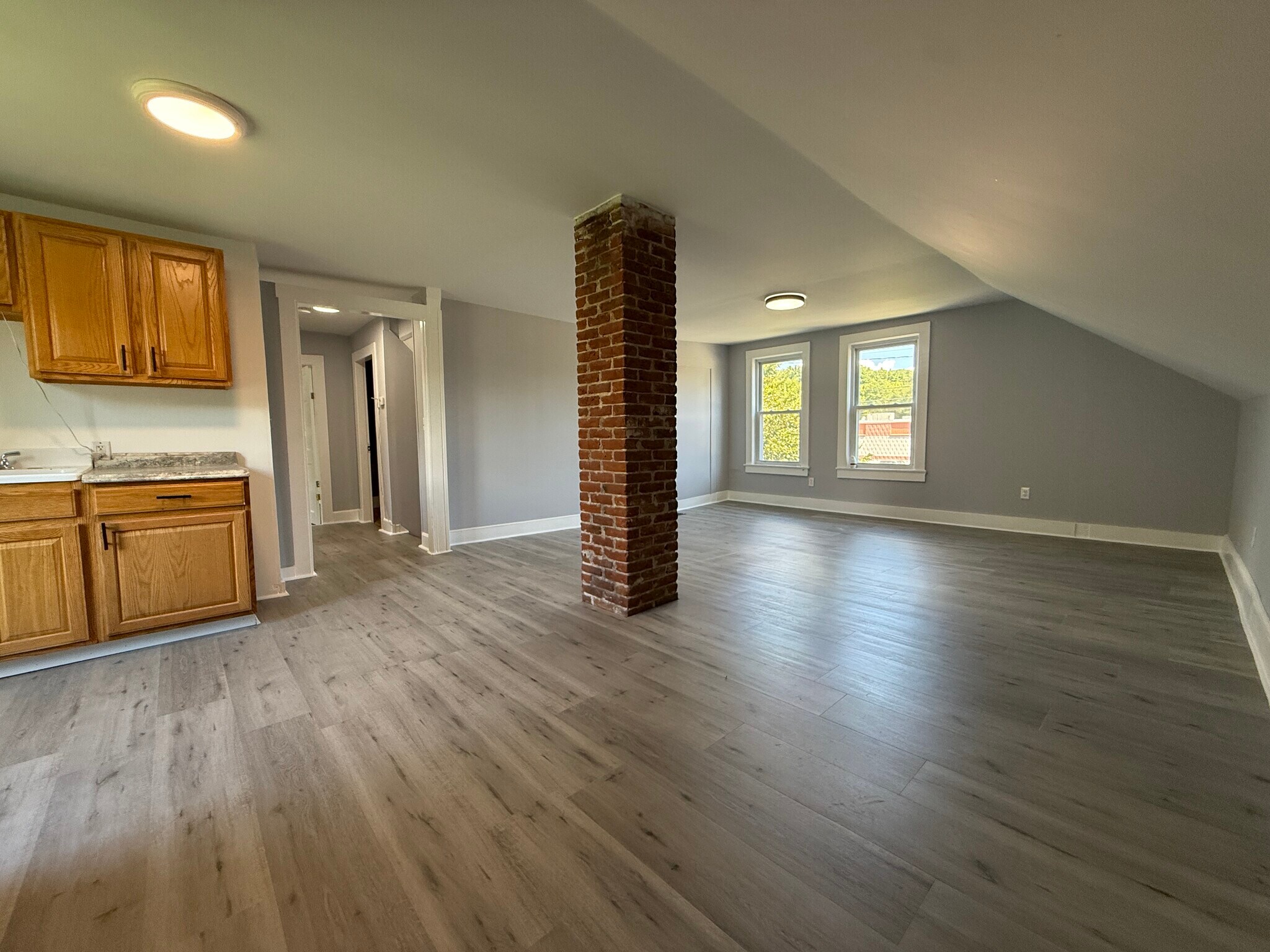 Building Photo - 33 Old Brattleboro Rd