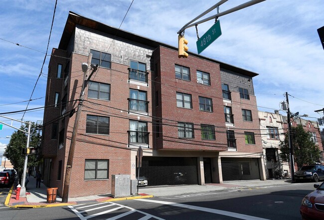 Building Photo - 4801 Palisade Ave