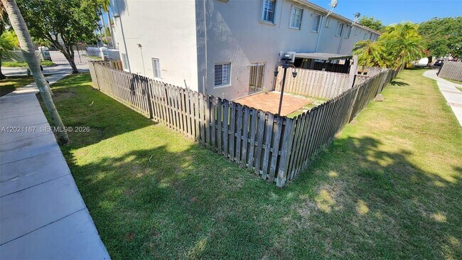 Building Photo - 12601 SW 143rd Ln