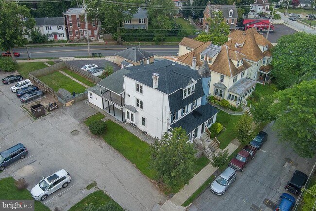 Building Photo - 234 4th Ave