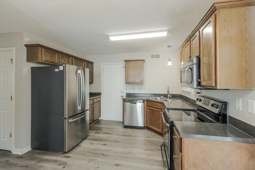 Building Photo - 15252 Eric Kyle Dr