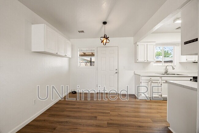 Building Photo - 8430 E Sommer Dr