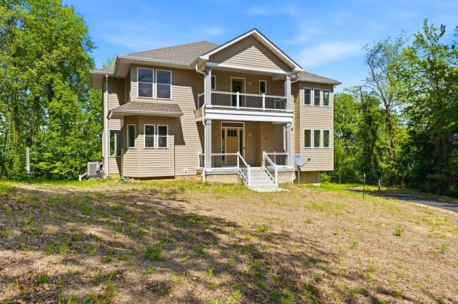 Building Photo - 5116 Shore Dr