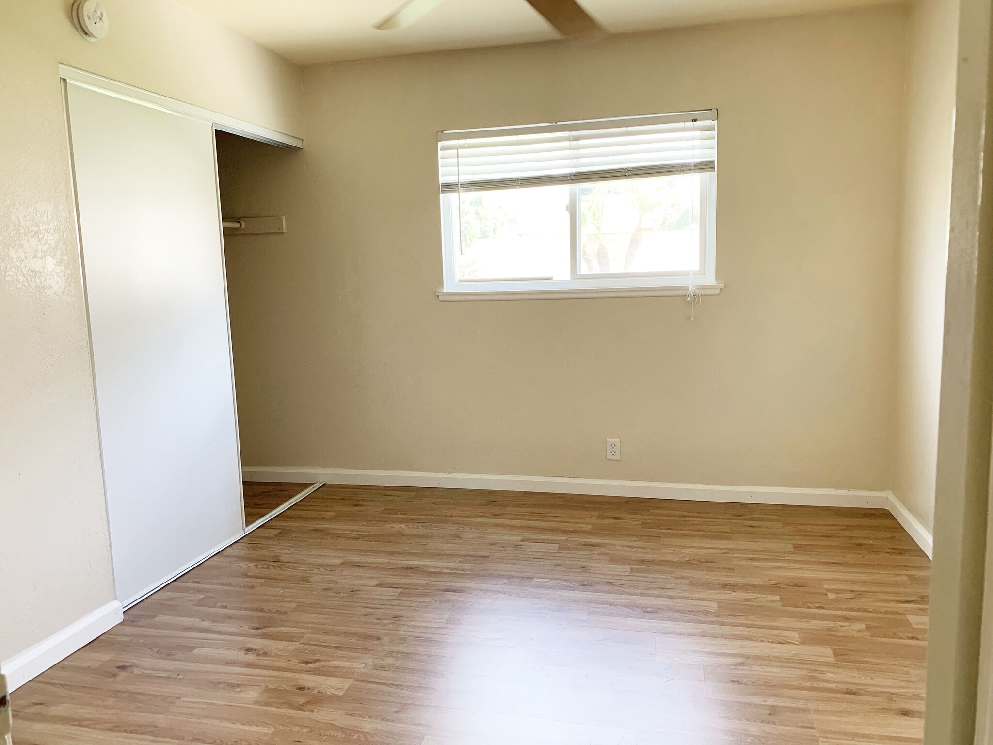 Building Photo - 9687 Azalea Cir