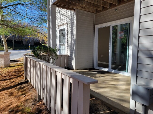 Covered Patio - 4411 Silverbrook Ln