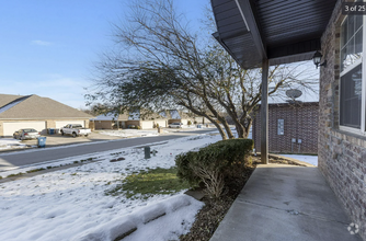 Building Photo - Ozark Duplex