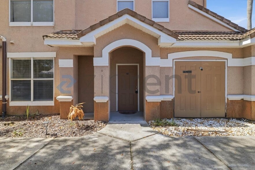 Building Photo - 17942 Villa Creek Dr