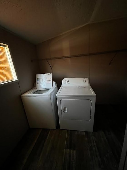 Building Photo - 411 Medford St