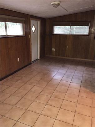 Building Photo - 631 NW 36th Dr