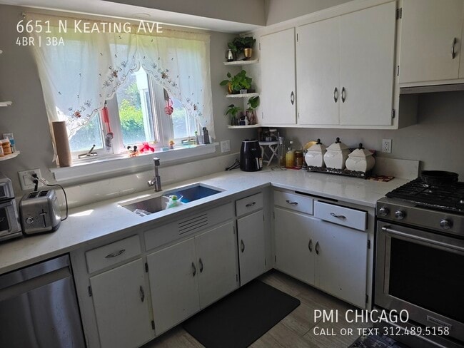 Building Photo - 6651 N Keating Ave