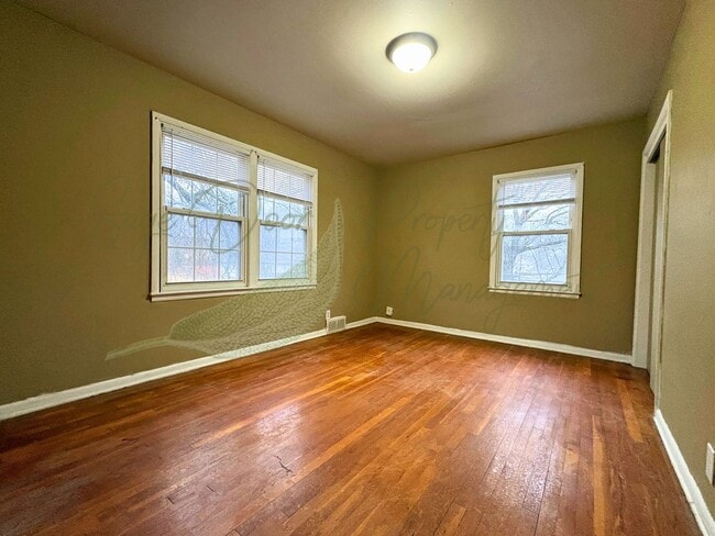 Building Photo - DUPLEX IN INDEPENDENCE!!!!