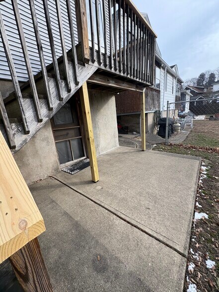 Building Photo - 23 Saint David St