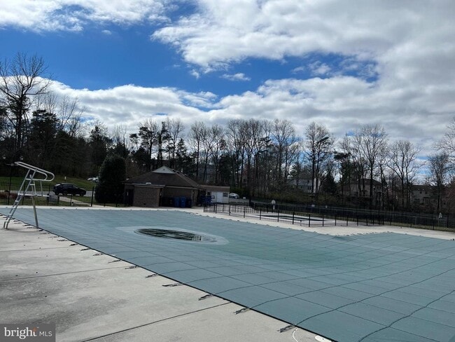 Building Photo - 6015 Netherton St