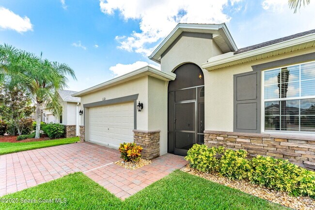 Building Photo - 5724 Trieda Dr