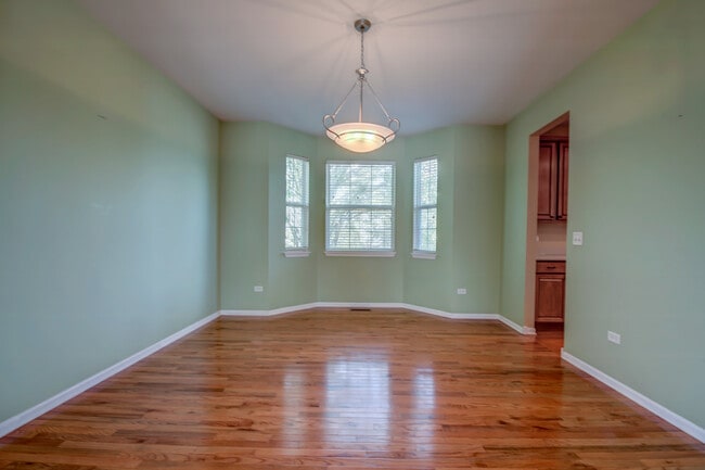 Building Photo - 860 Spring Creek Cir